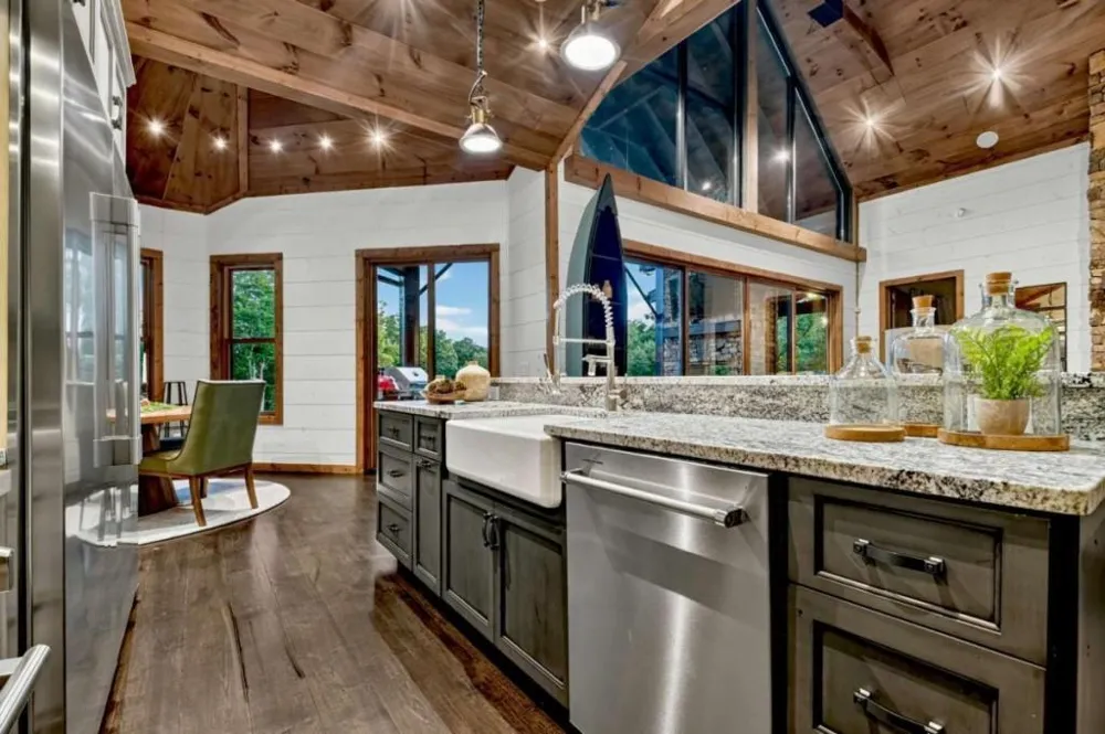 66 Rome Point Blue Ridge, GA 30513