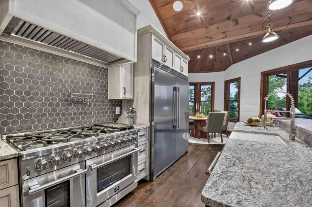 66 Rome Point Blue Ridge, GA 30513