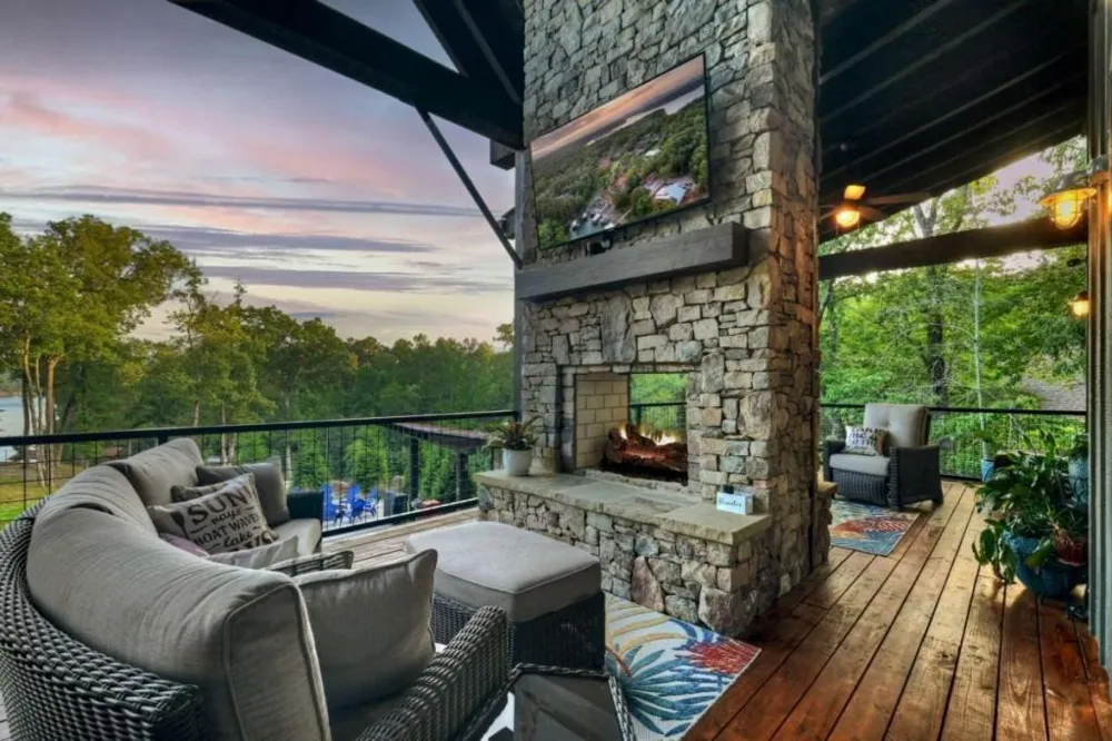 66 Rome Point Blue Ridge, GA 30513