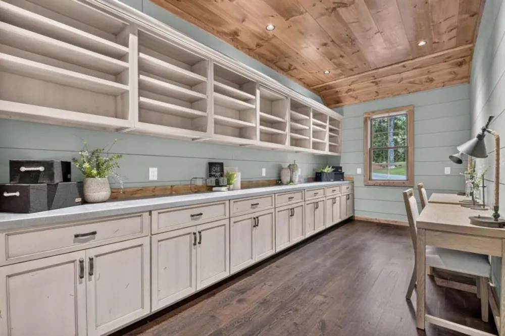 66 Rome Point Blue Ridge, GA 30513