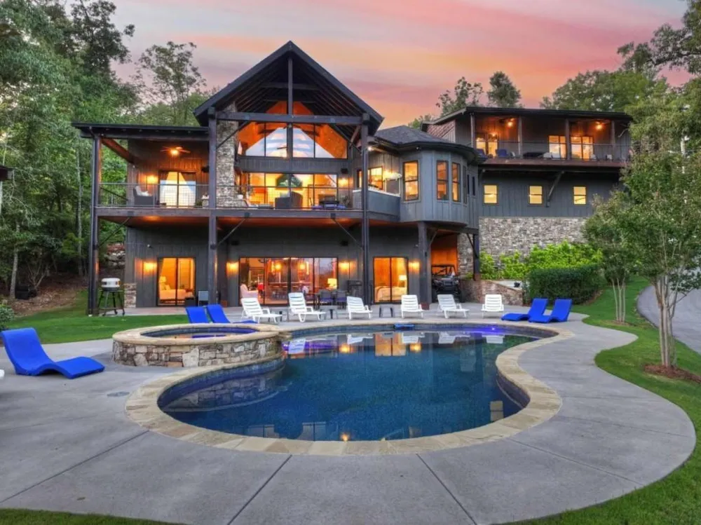 66 Rome Point Blue Ridge, GA 30513