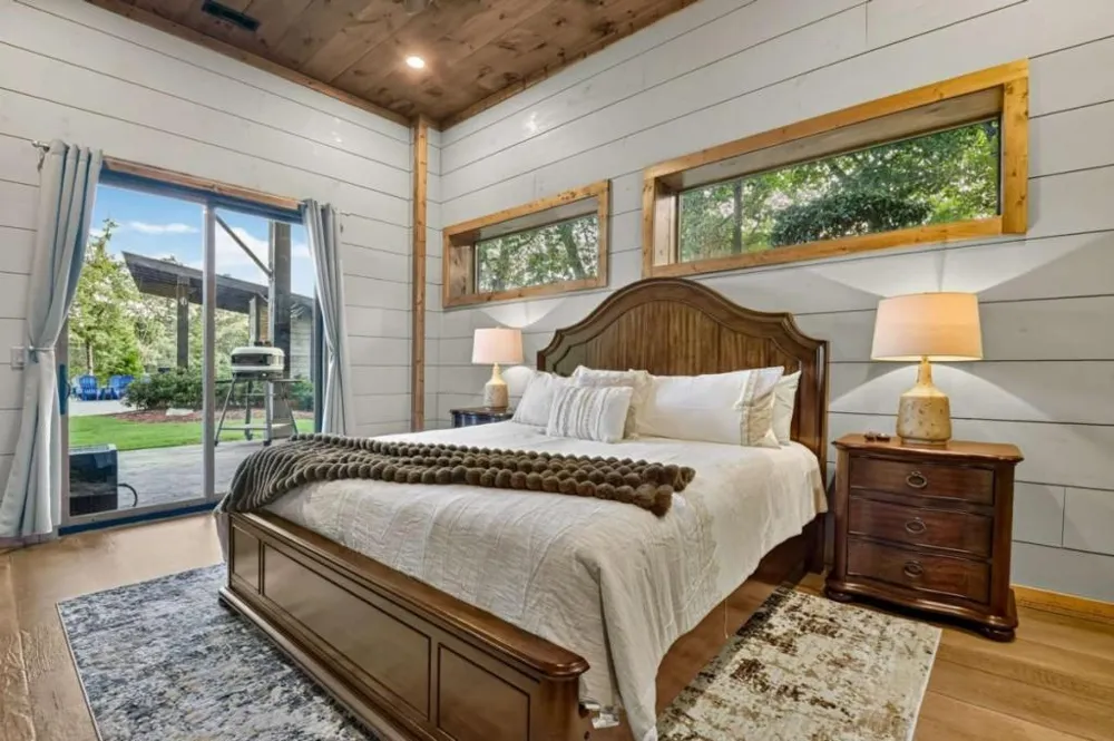 66 Rome Point Blue Ridge, GA 30513