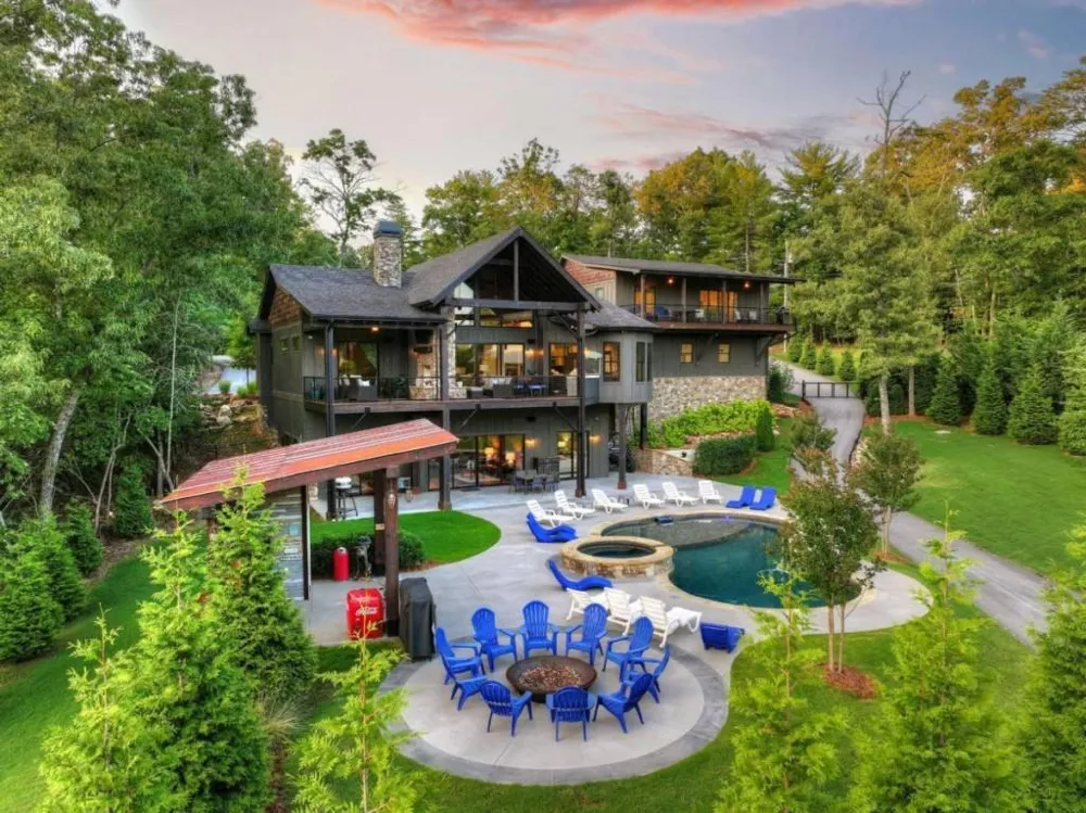 66 Rome Point Blue Ridge, GA 30513