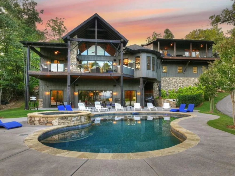 66 Rome Point Blue Ridge, GA 30513