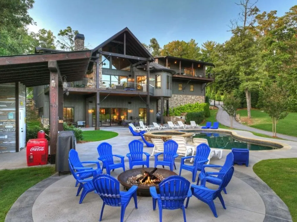 66 Rome Point Blue Ridge, GA 30513