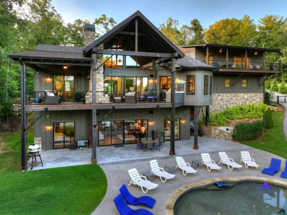 66 Rome Point Blue Ridge, GA 30513