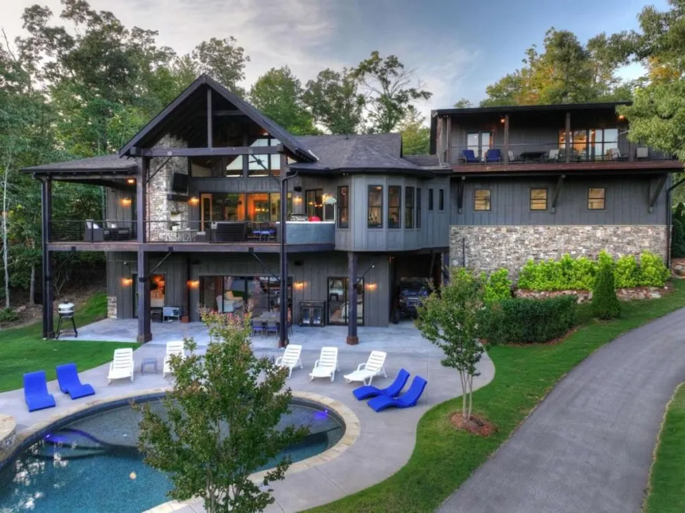 66 Rome Point Blue Ridge, GA 30513