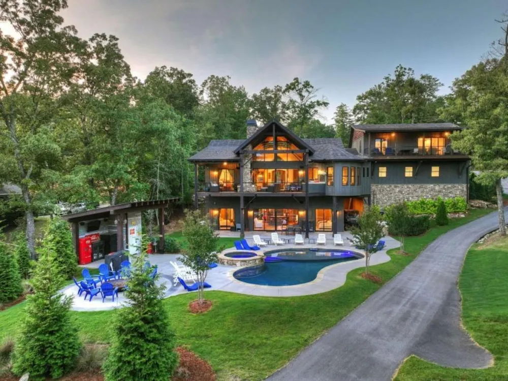 66 Rome Point Blue Ridge, GA 30513