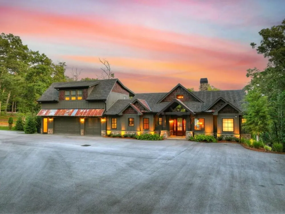 66 Rome Point Blue Ridge, GA 30513