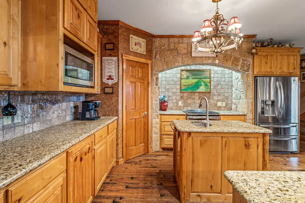 475 Magic Valley Bluff Dale, TX 76433