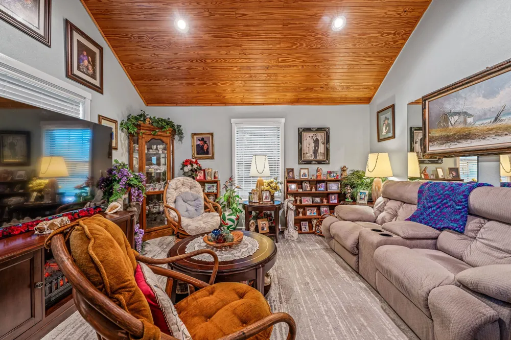 475 Magic Valley Bluff Dale, TX 76433
