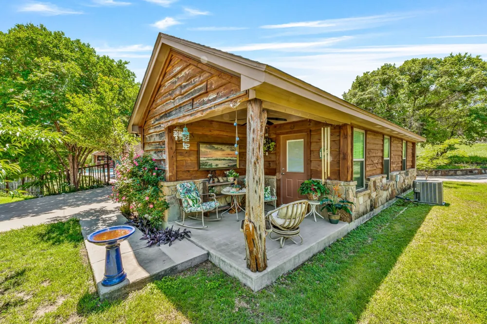 475 Magic Valley Bluff Dale, TX 76433
