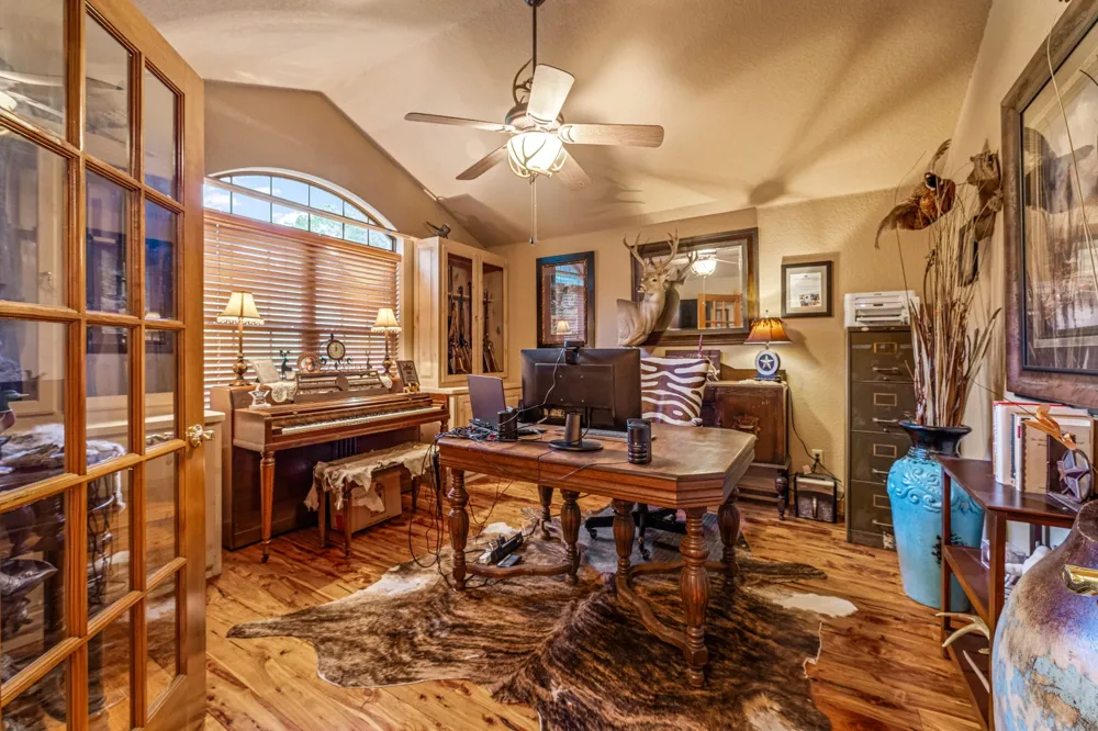 475 Magic Valley Bluff Dale, TX 76433