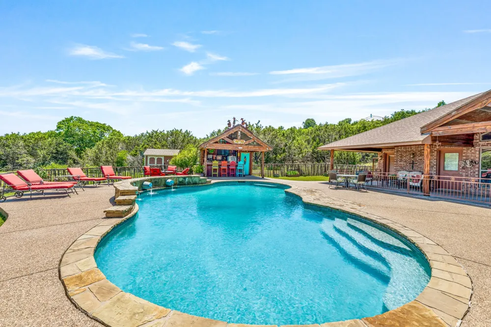 475 Magic Valley Bluff Dale, TX 76433