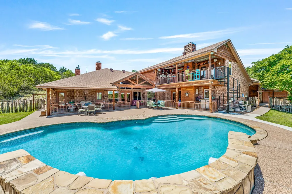475 Magic Valley Bluff Dale, TX 76433