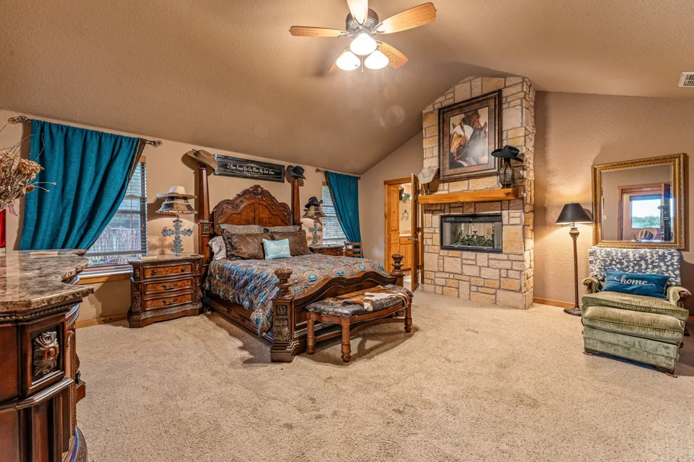 475 Magic Valley Bluff Dale, TX 76433