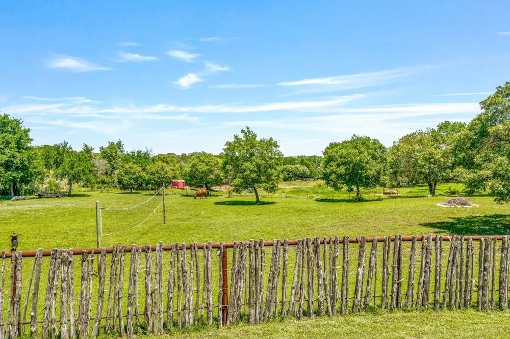 475 Magic Valley Bluff Dale, TX 76433