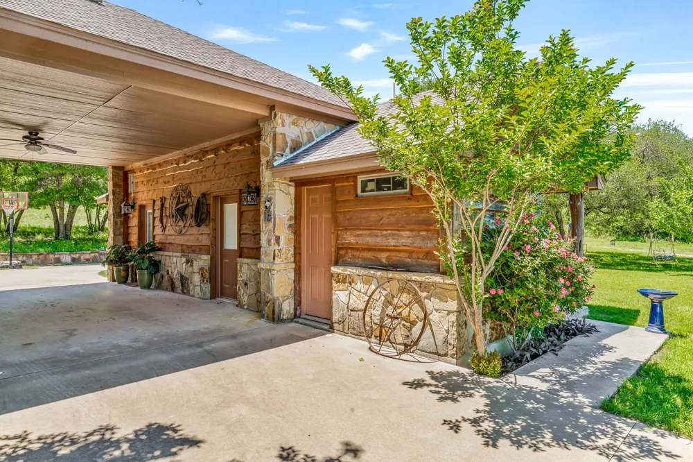 475 Magic Valley Bluff Dale, TX 76433