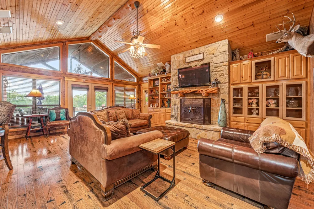 475 Magic Valley Bluff Dale, TX 76433
