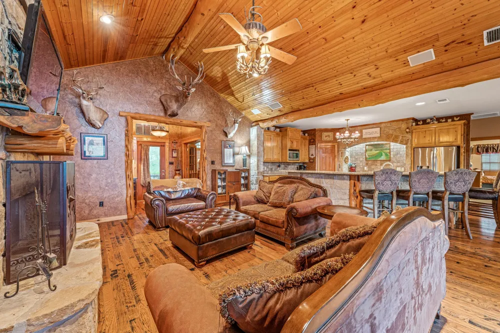 475 Magic Valley Bluff Dale, TX 76433