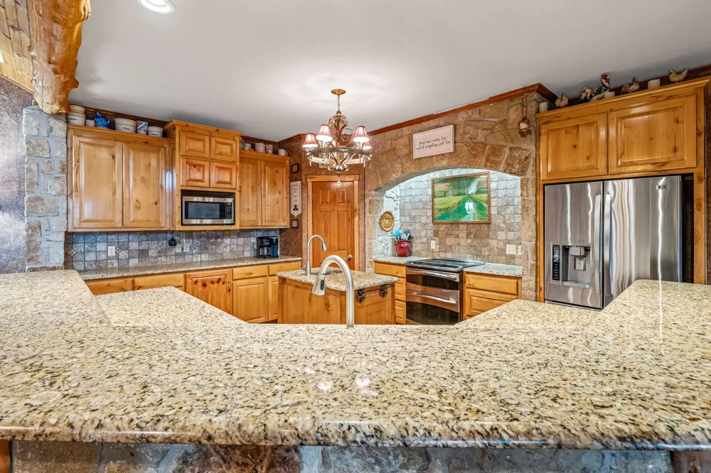 475 Magic Valley Bluff Dale, TX 76433