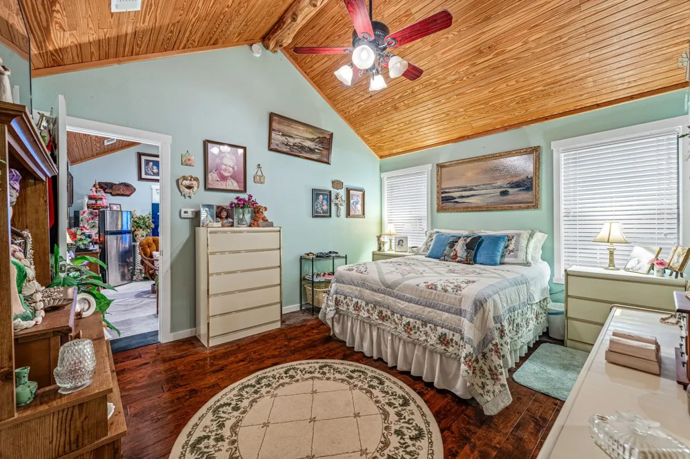 475 Magic Valley Bluff Dale, TX 76433