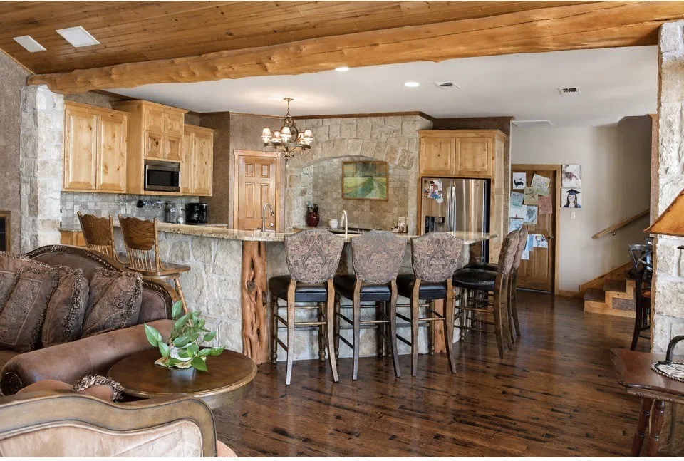 475 Magic Valley Bluff Dale, TX 76433