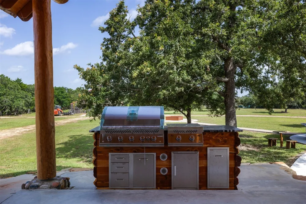 200 Fayetteville Farms Fayetteville, TX 78940