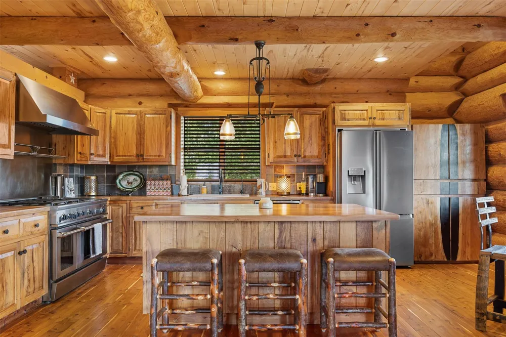 200 Fayetteville Farms Fayetteville, TX 78940
