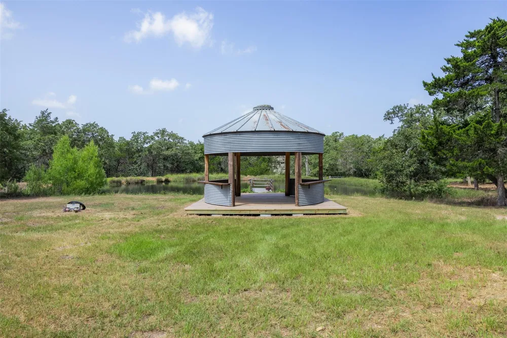 200 Fayetteville Farms Fayetteville, TX 78940