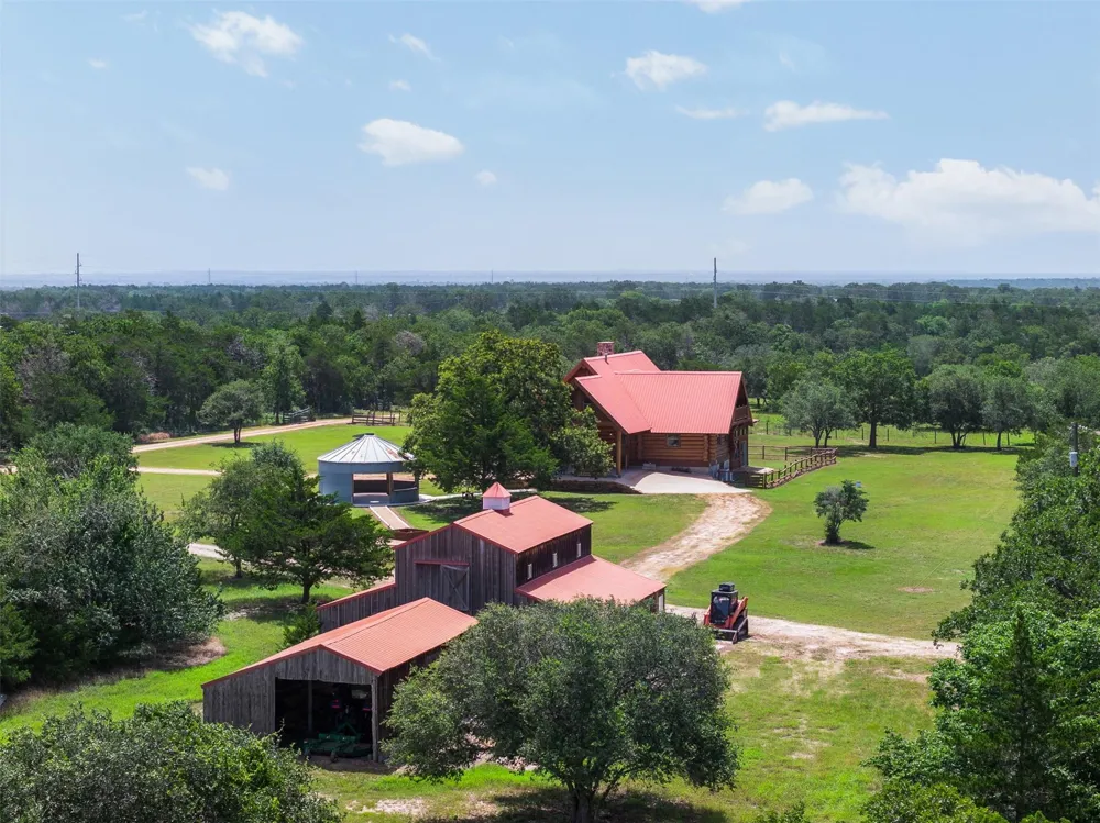 200 Fayetteville Farms Fayetteville, TX 78940