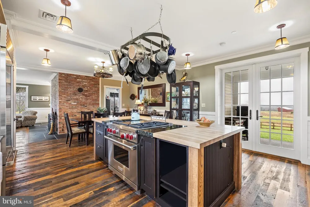 21100 W OFFUTT ROAD Poolesville, MD 20837