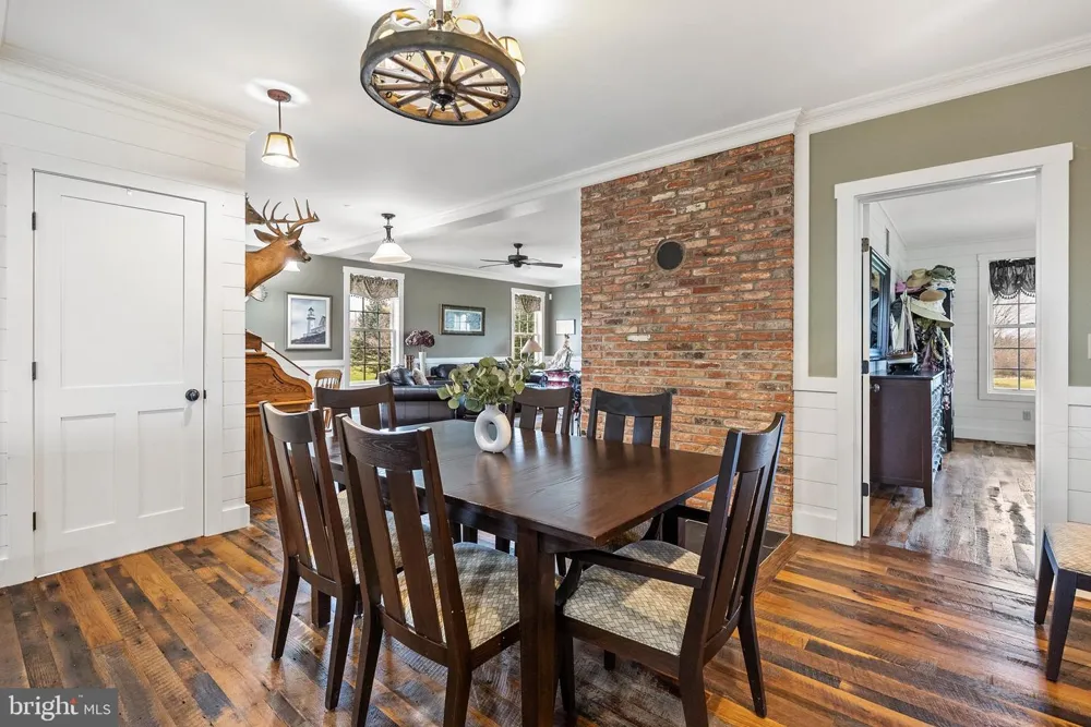 21100 W OFFUTT ROAD Poolesville, MD 20837