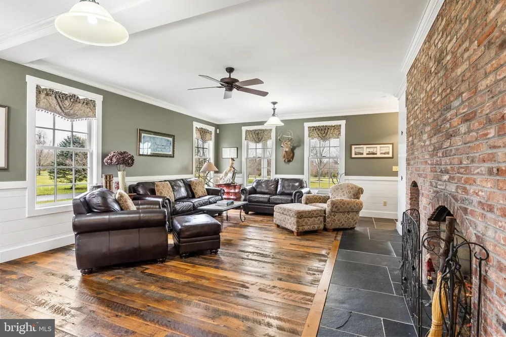 21100 W OFFUTT ROAD Poolesville, MD 20837