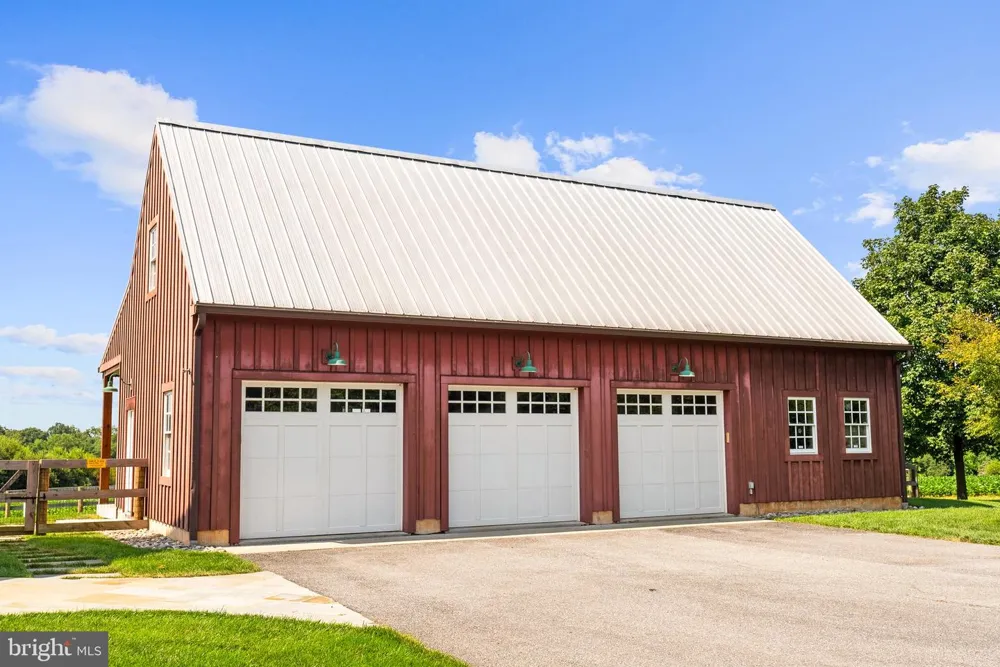 21100 W OFFUTT ROAD Poolesville, MD 20837