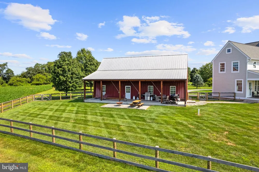 21100 W OFFUTT ROAD Poolesville, MD 20837