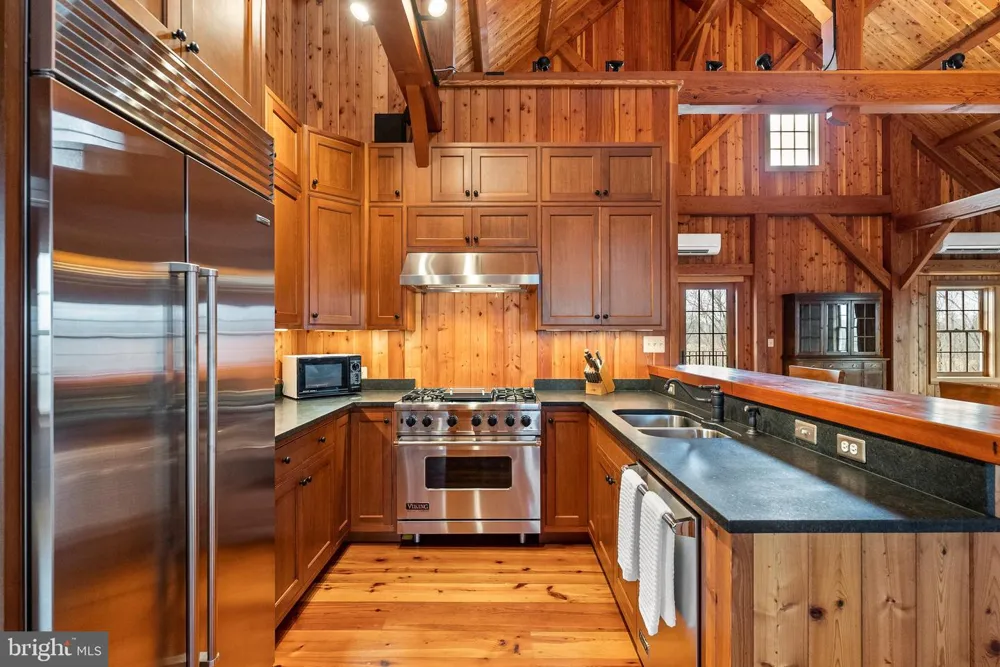 21100 W OFFUTT ROAD Poolesville, MD 20837