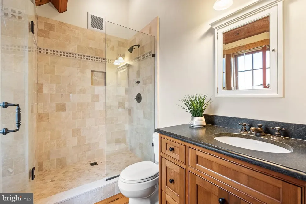 21100 W OFFUTT ROAD Poolesville, MD 20837