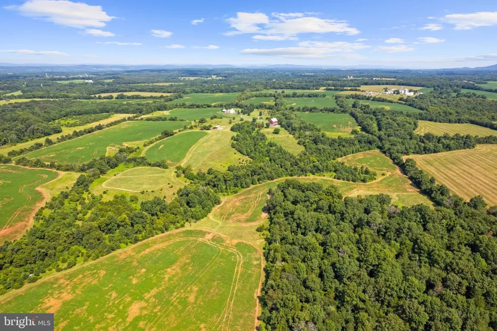 21100 W OFFUTT ROAD Poolesville, MD 20837