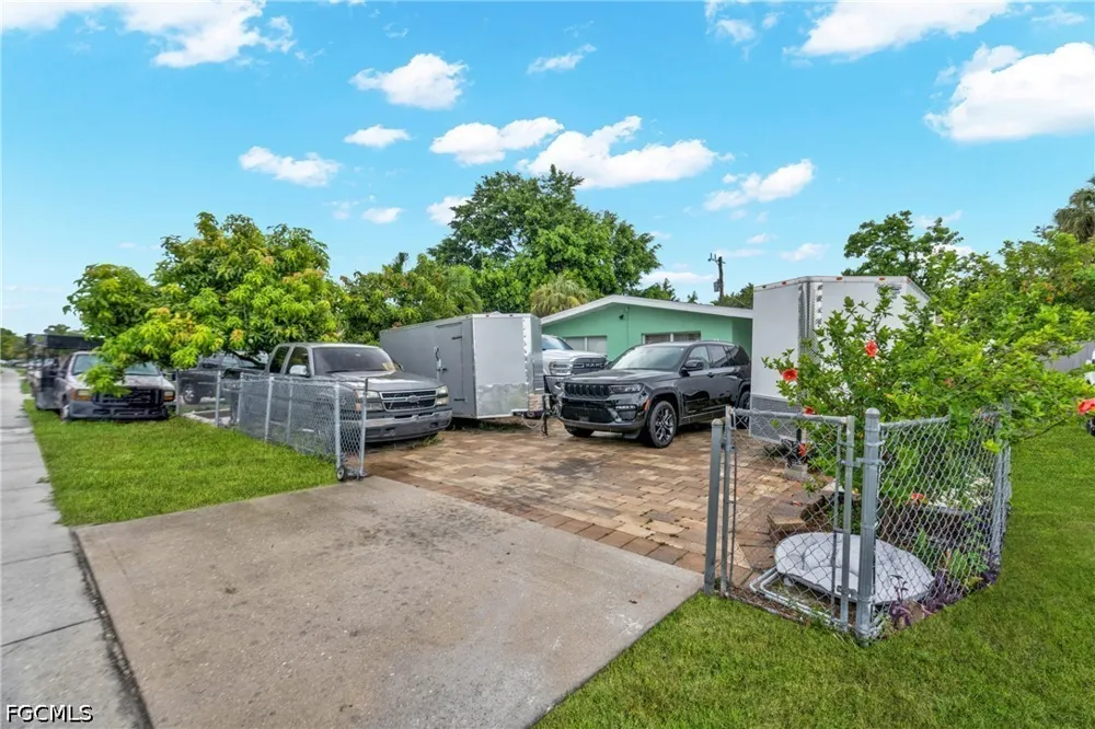 Maple Drive Fort Myers, FL 33907