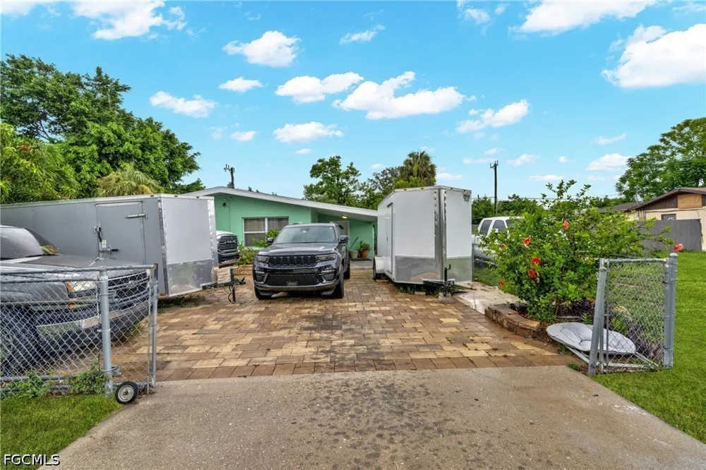 Maple Drive Fort Myers, FL 33907