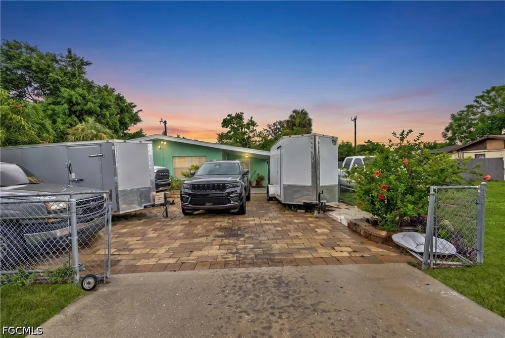 Maple Drive Fort Myers, FL 33907