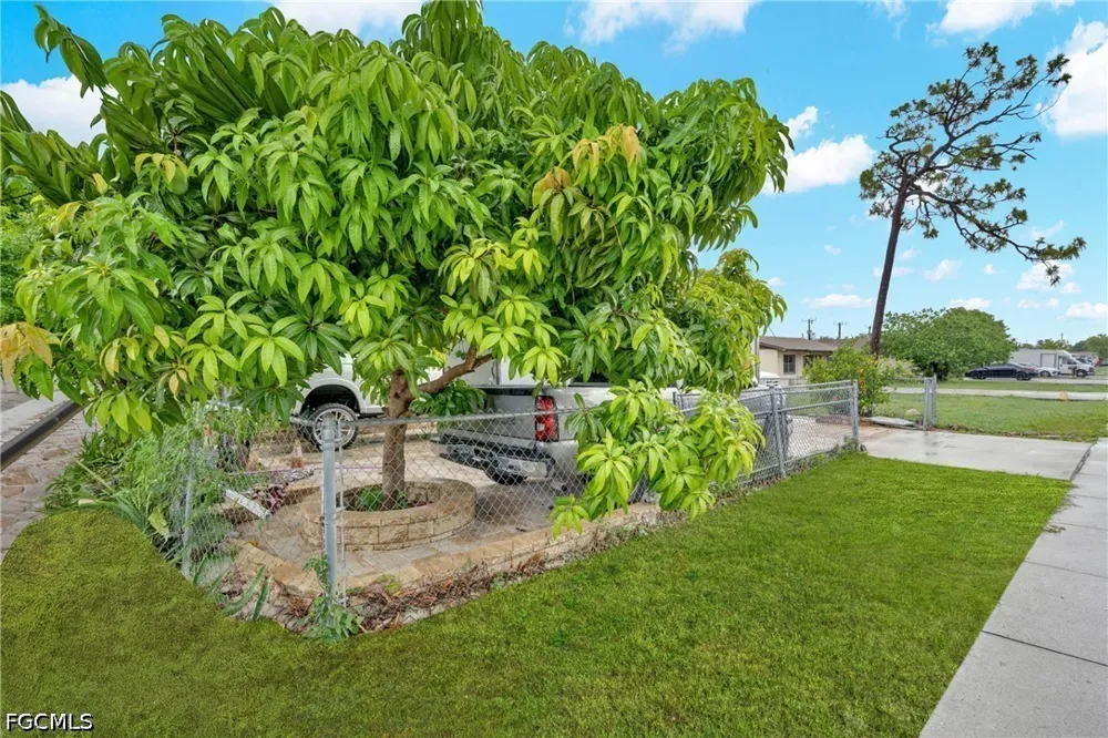 Maple Drive Fort Myers, FL 33907