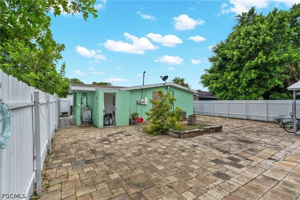 Maple Drive Fort Myers, FL 33907