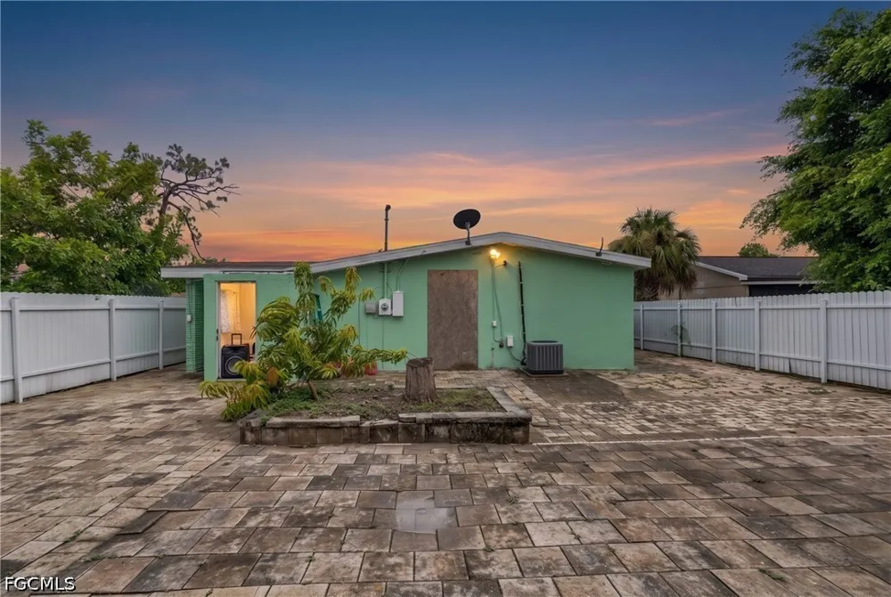 Maple Drive Fort Myers, FL 33907