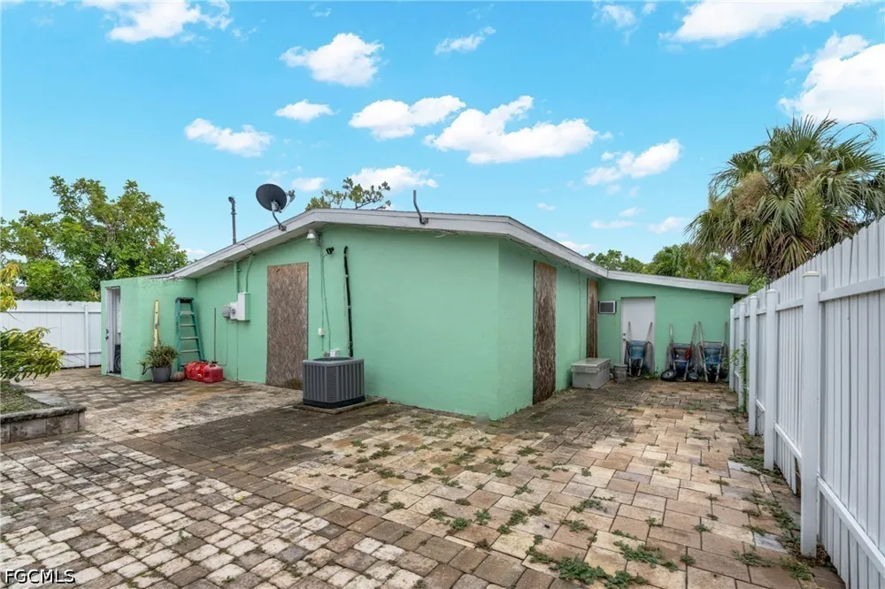 Maple Drive Fort Myers, FL 33907