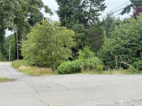 2 XX Euclid Avenue