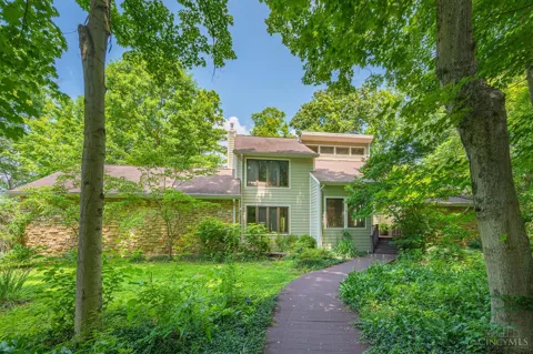 7 Laurelwood Drive