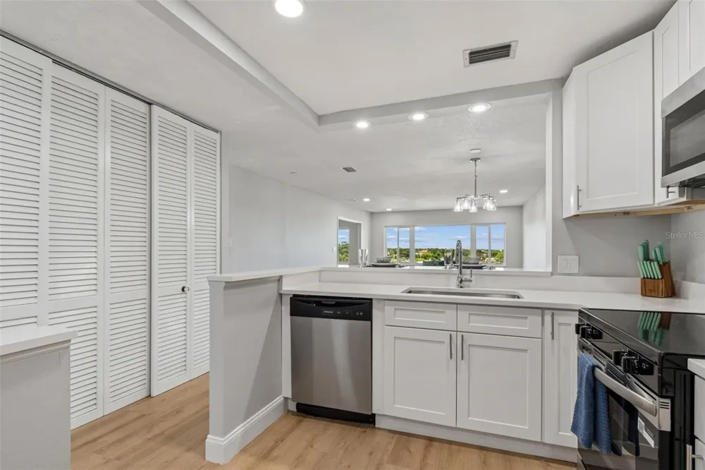 100 BLUFF VIEW DRIVE #509C Belleair Bluffs, FL 33770