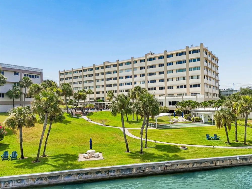 100 BLUFF VIEW DRIVE #509C Belleair Bluffs, FL 33770